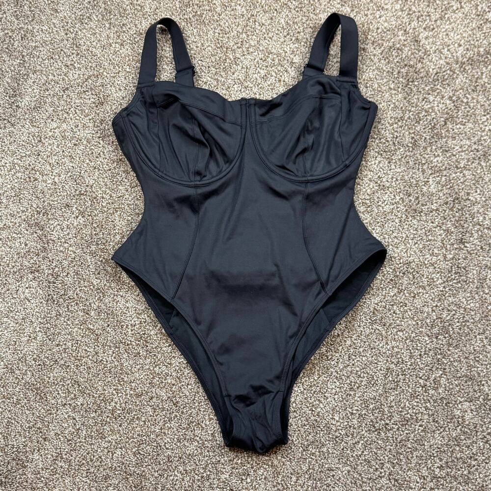 TA3 Lifty Sculpting Shapewear Swimsuit Size Medium Short F/G Cup Hi-Cut $188